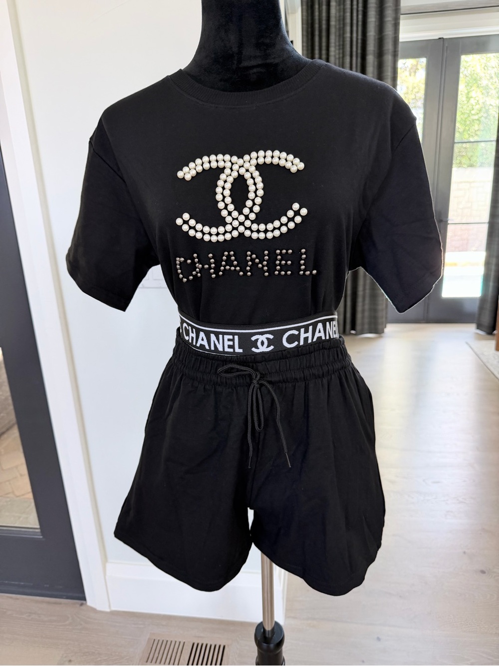 Chanel Black Pearl Logo Women’s Shorts Set size S/M - Picture 2 of 13